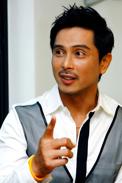  Thanayong Wongtrakul 