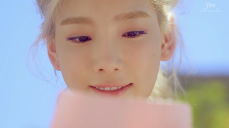 태연 Why 뮤비 해석 (데이터 주의) | 인스티즈